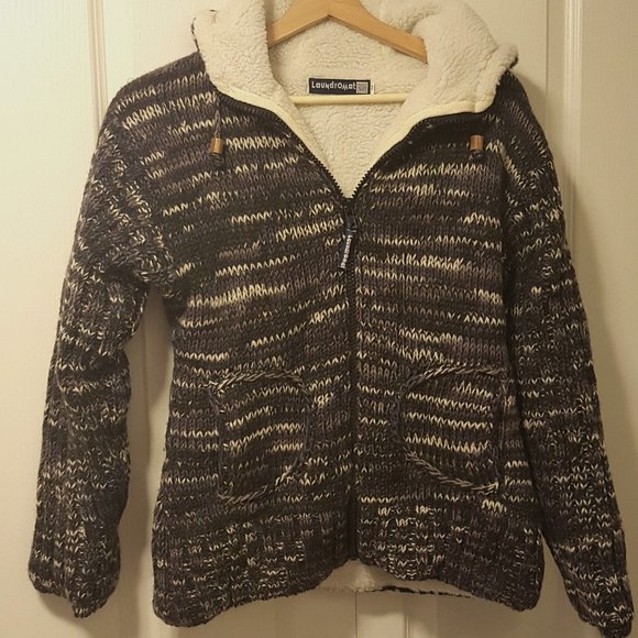 Wool Sweater with hoody. - Picture 1 of 3